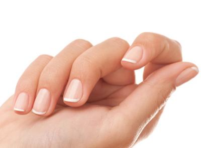 Белые пятна на ногтях рук, ног: причины1