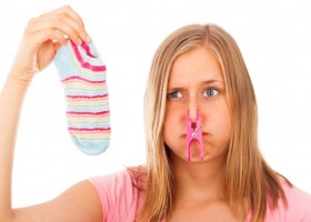 Как устранить неприятный запах ног? Народные методы3