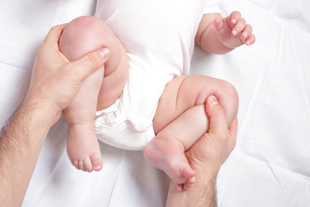 Дисплазия тазобедренного сустава у новорожденных: лечение, фото и ведео  1