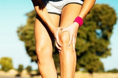 Почему болят колени после тренировки?