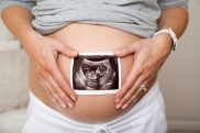 Почему болит живот при беременности у женщин?