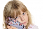 Почему у ребёнка болит ухо
