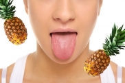 Почему после ананаса болит язык