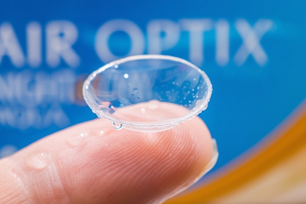 Комфорт и здоровье глаз: Вся правда о контактных линзах Air Optix Aqua